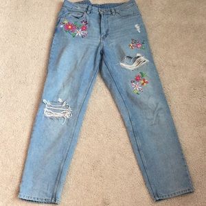 H & M Dividend Embroidered jeans